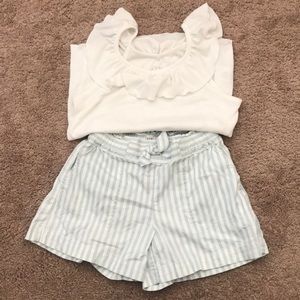 Girls outfit YES it comes with both of them